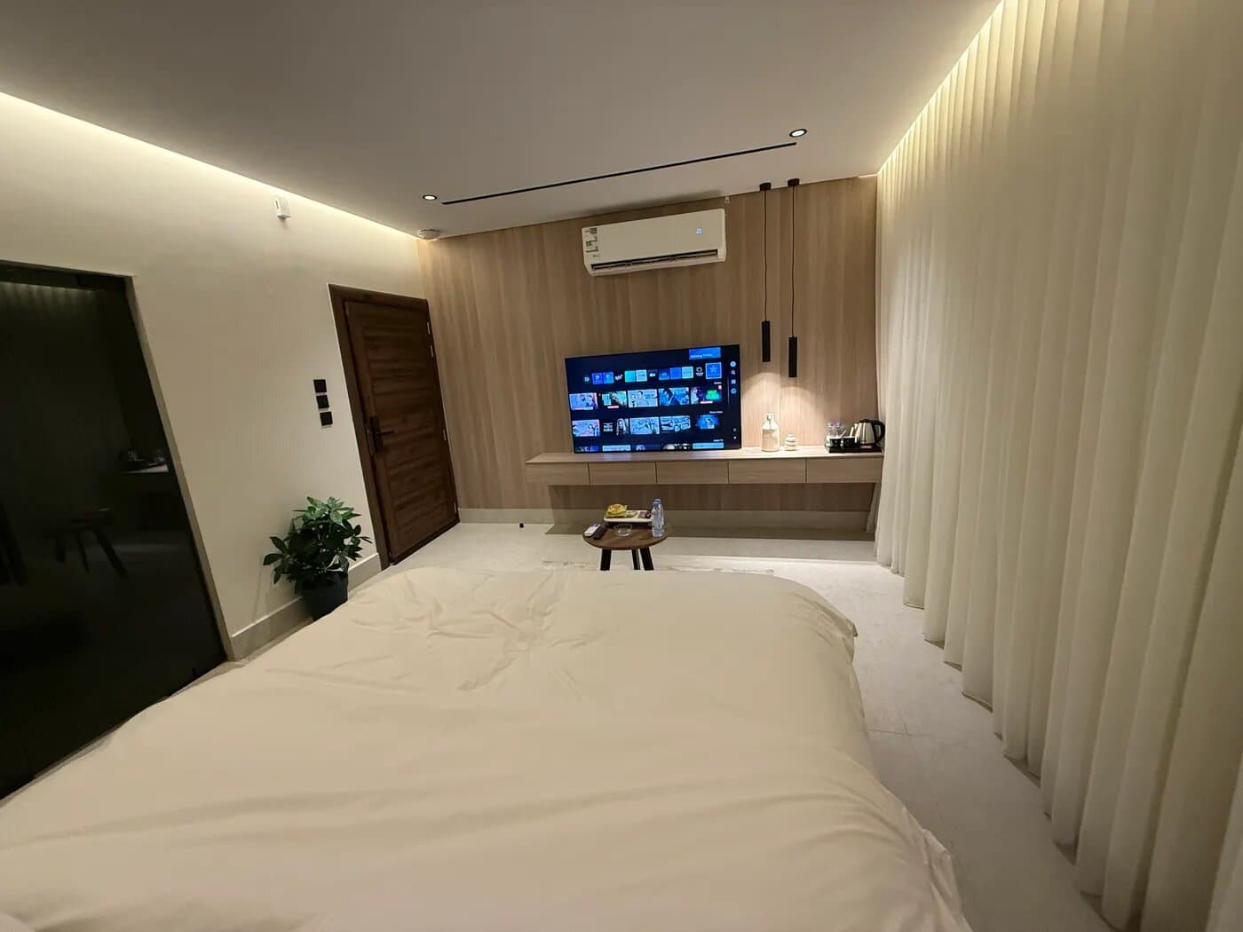 استديو بأثاث مريح property view