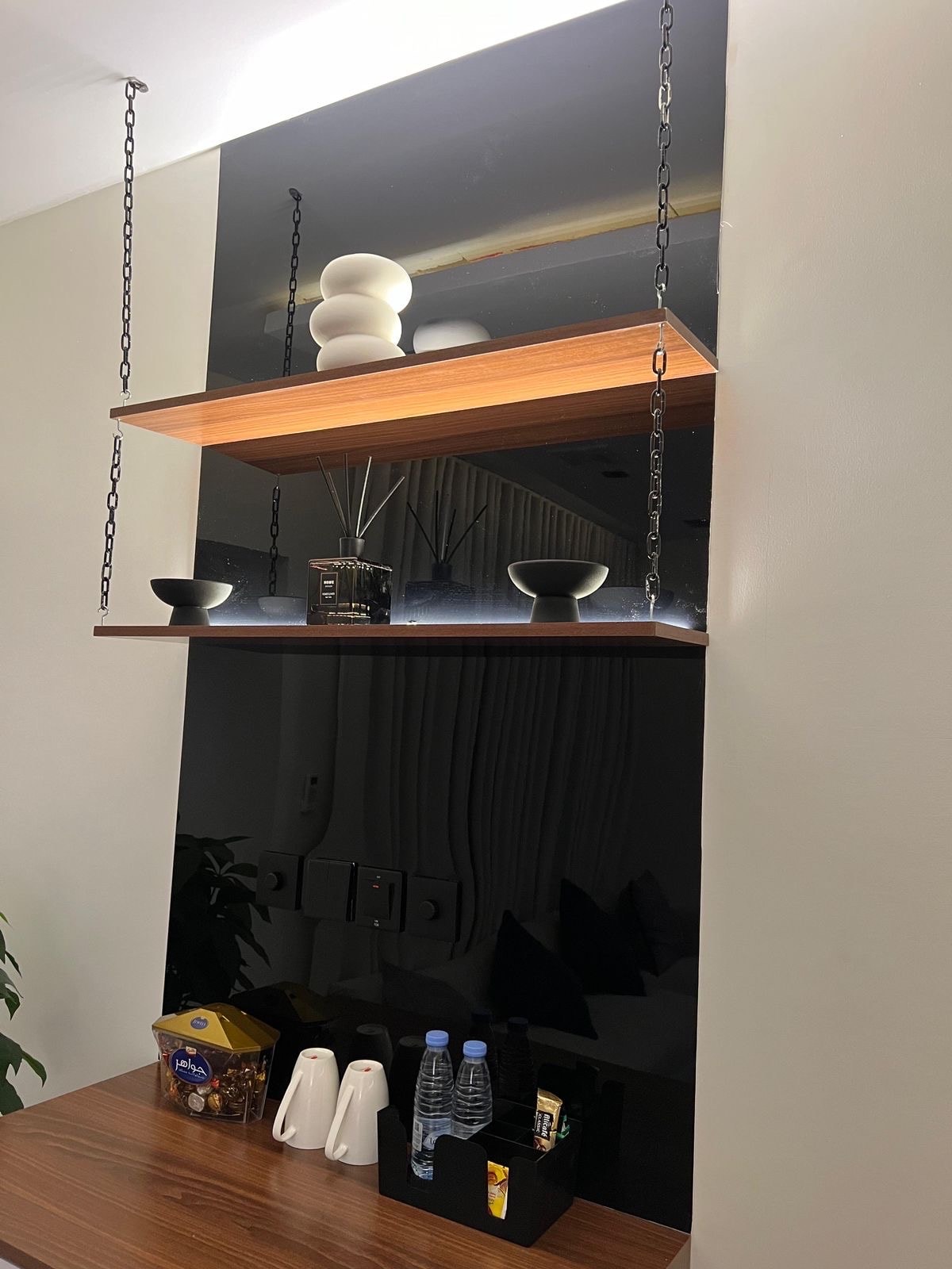 Luxury apt with elegant hall 8