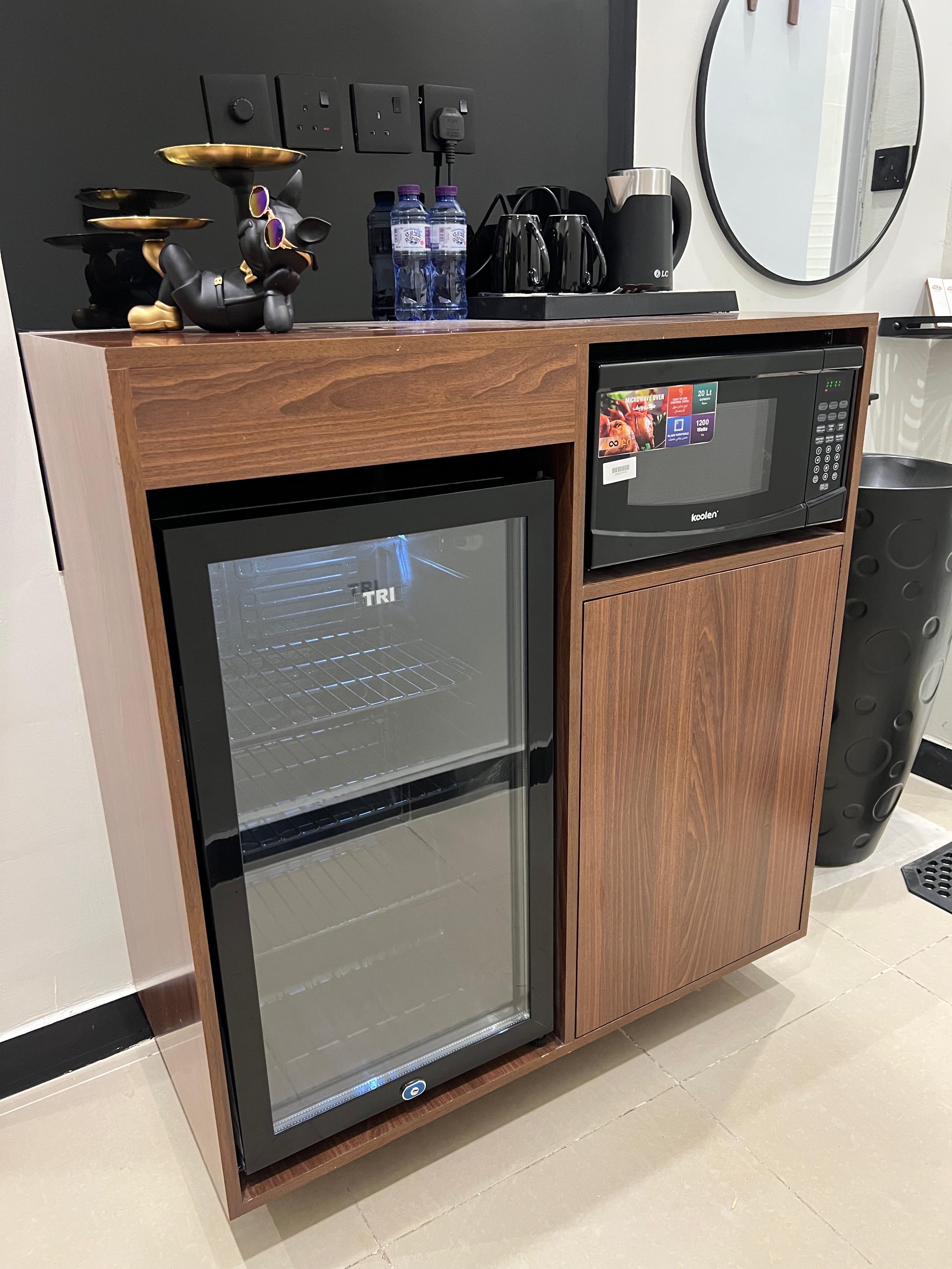 Modern Studio Smart Check in 8