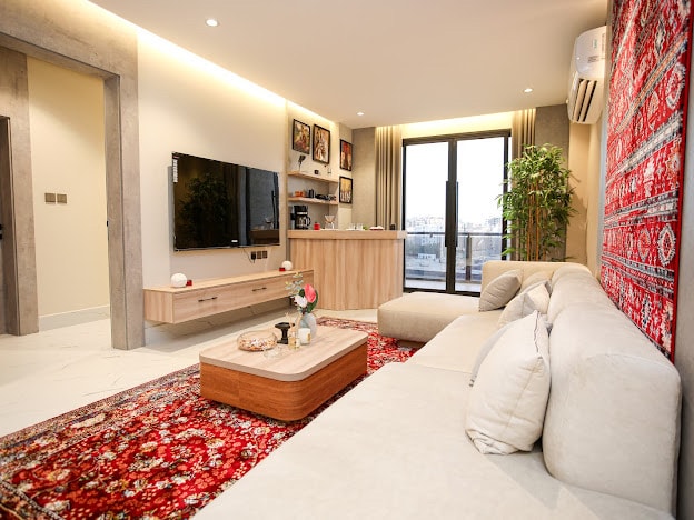 شقه ببلكونه مطله على البحر 2