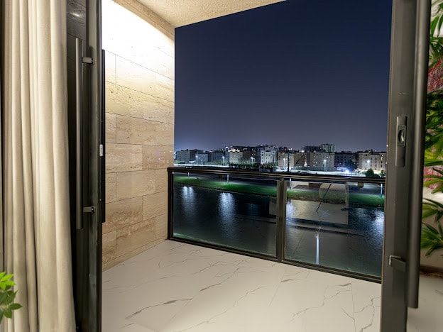 شقه ببلكونه مطله على البحر 8