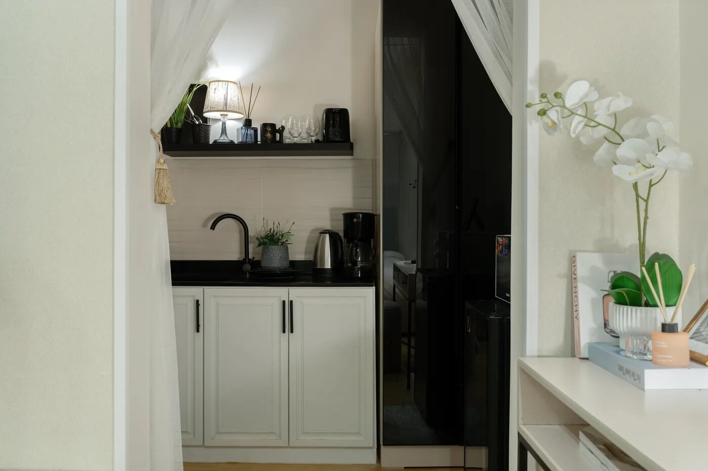 استديو هادئ بسرير ماستر 14