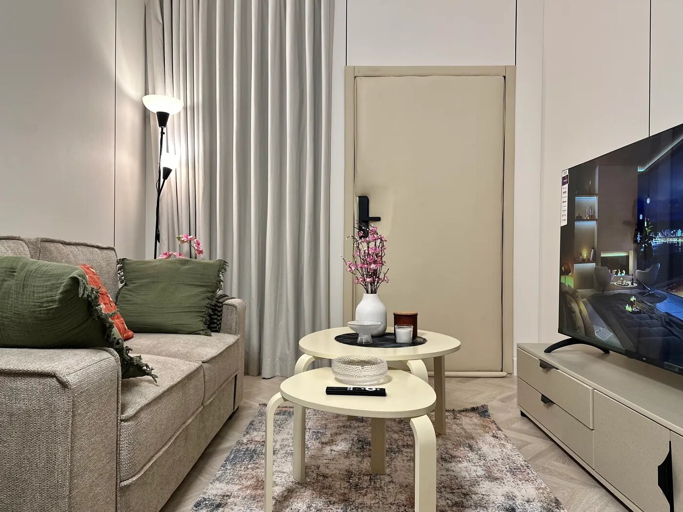 استديو هادئ بسريرماستر بدخول ذكي 5