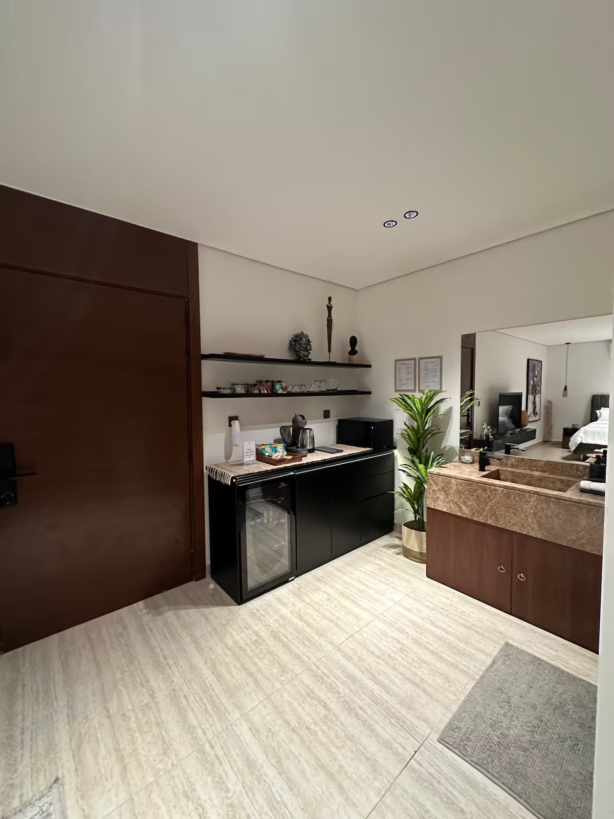 استوديو فاخر مع تسجيل دخول ذاتي بالقرب من مركز بارك أفينيو التجاري 7