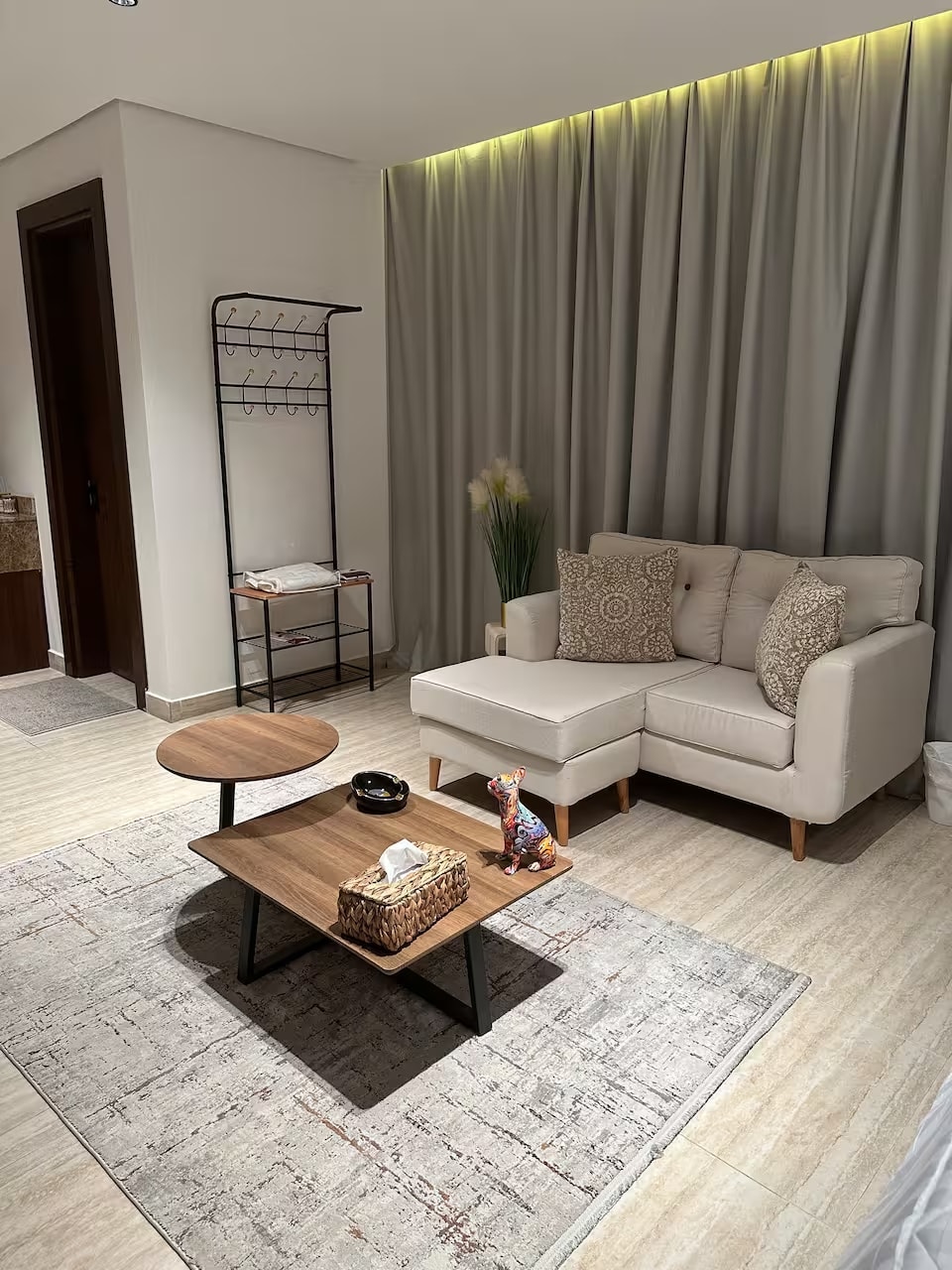 استوديو فاخر مع تسجيل دخول ذاتي بالقرب من مركز بارك أفينيو التجاري 17