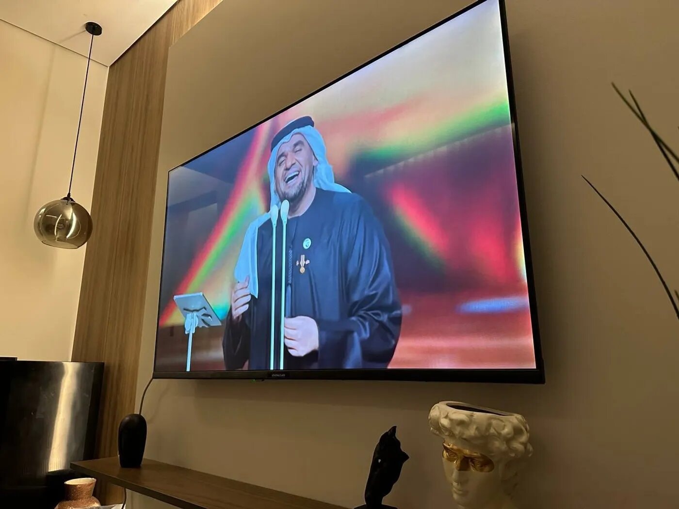 استديو مميز E4 5