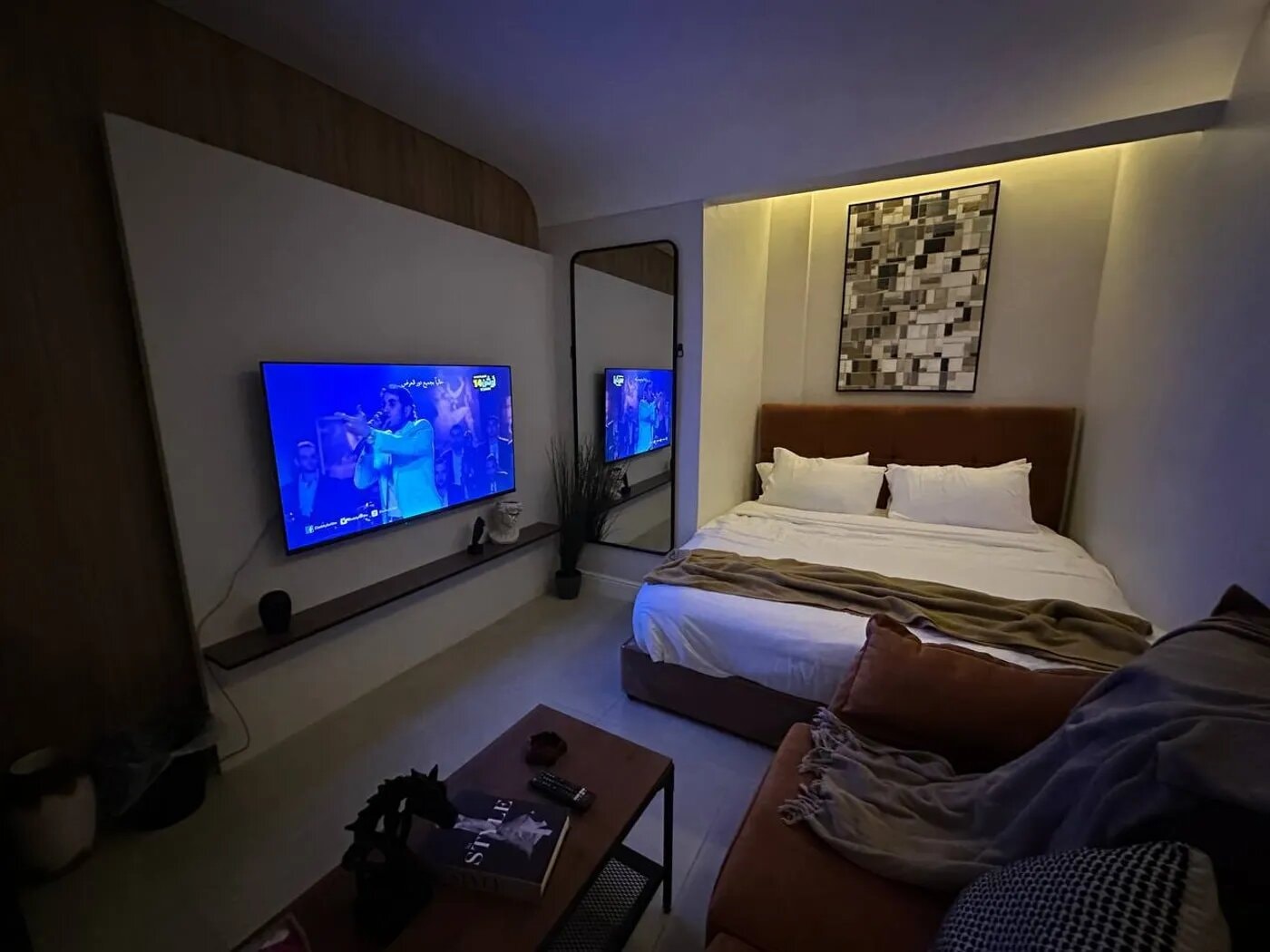 استديو مميز E4 8