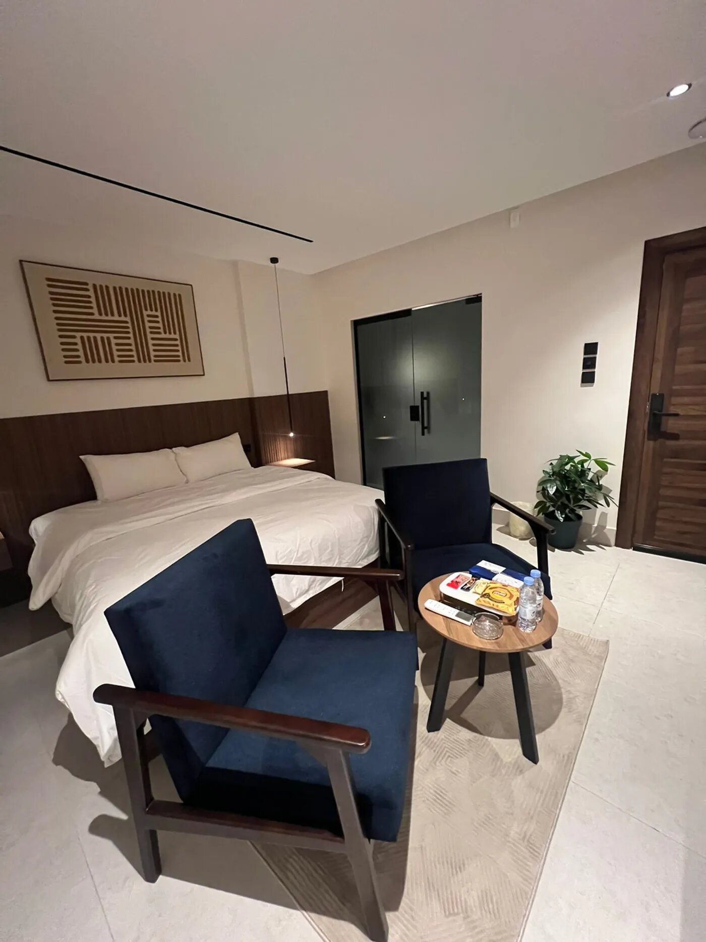 استديو بأثاث مريح 6