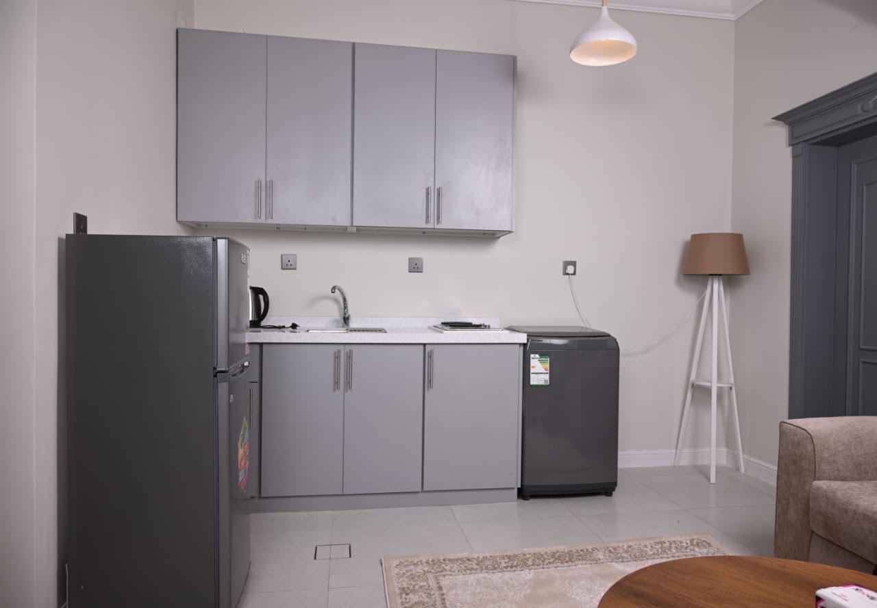 شقة انيقة بغرفة نوم وصالة ومطبخ 8