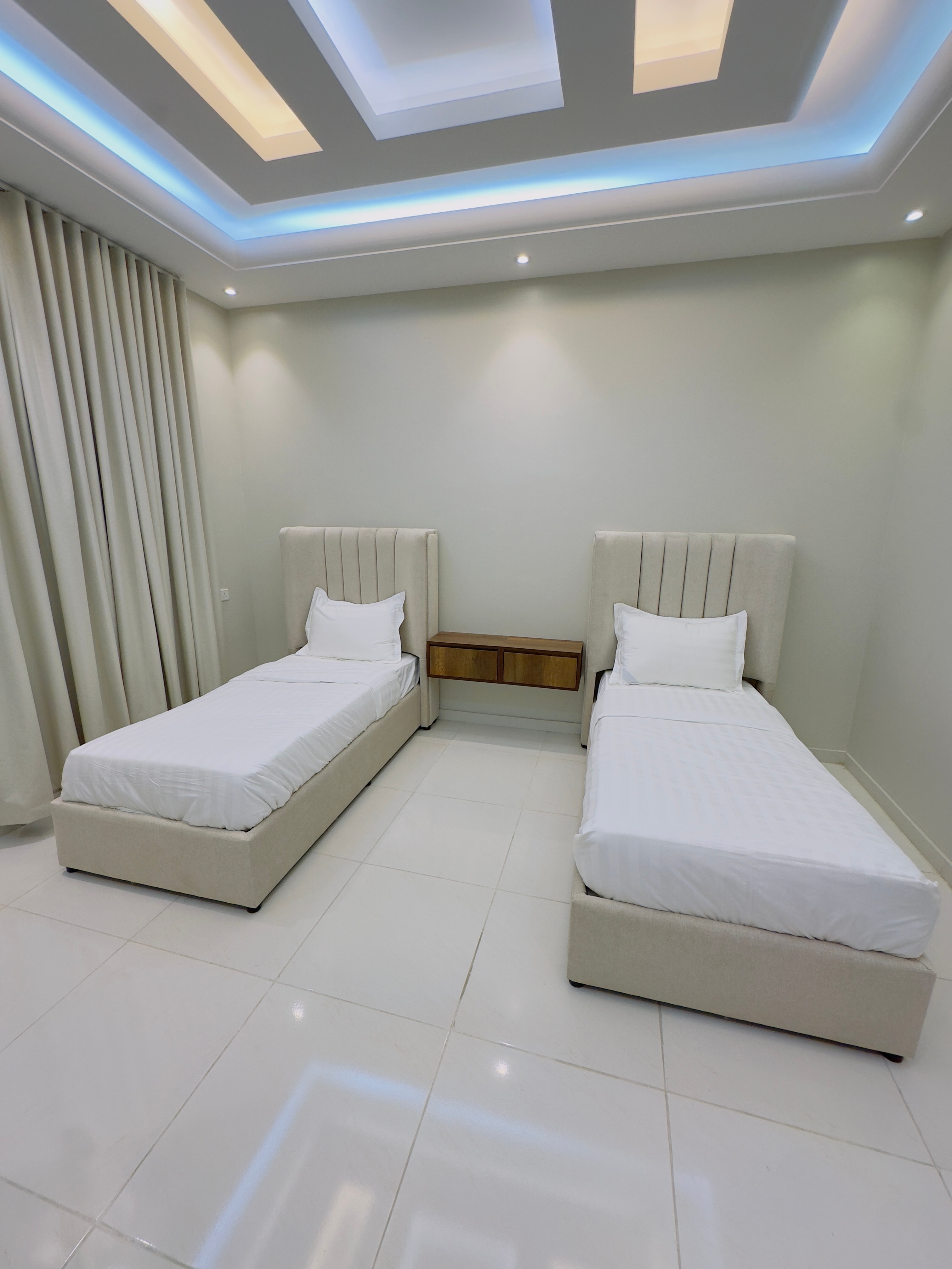 شقة انيقة بغرفتين نوم ومطبخ 4