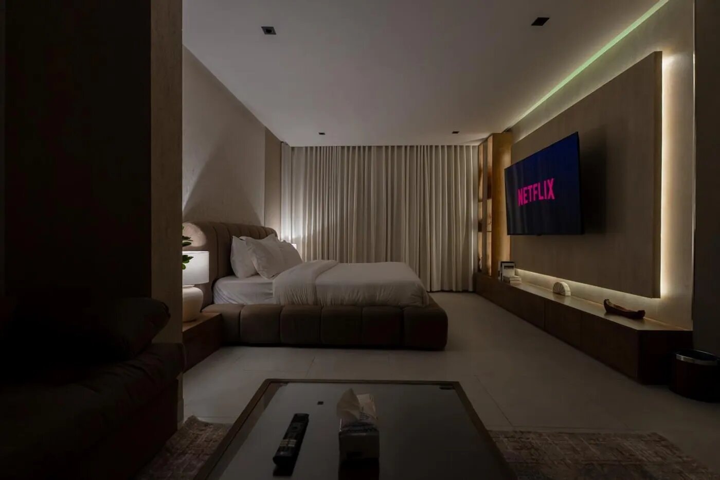 Serene Space Apt, 70 4