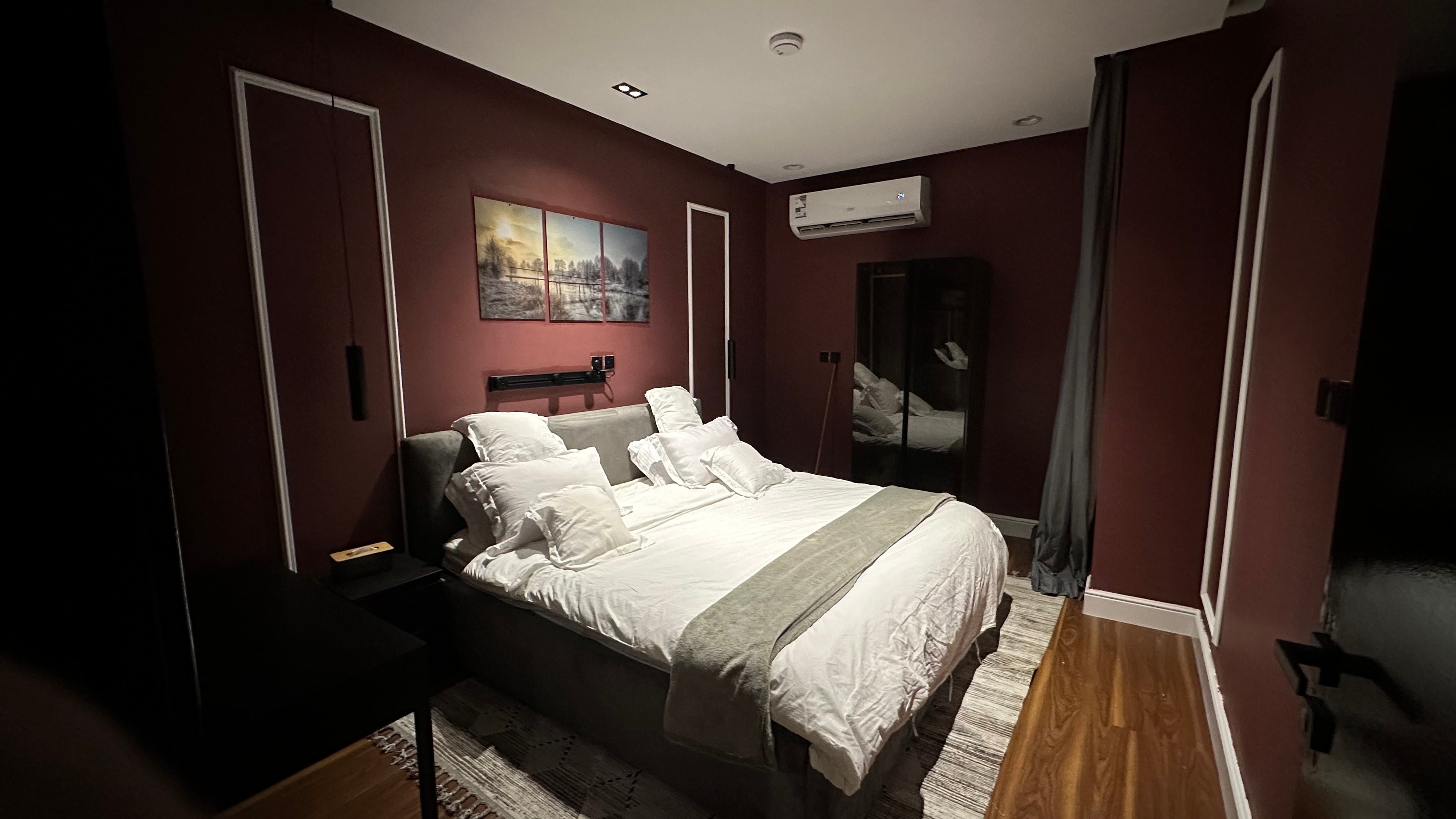 Dark Horse Apartment 5