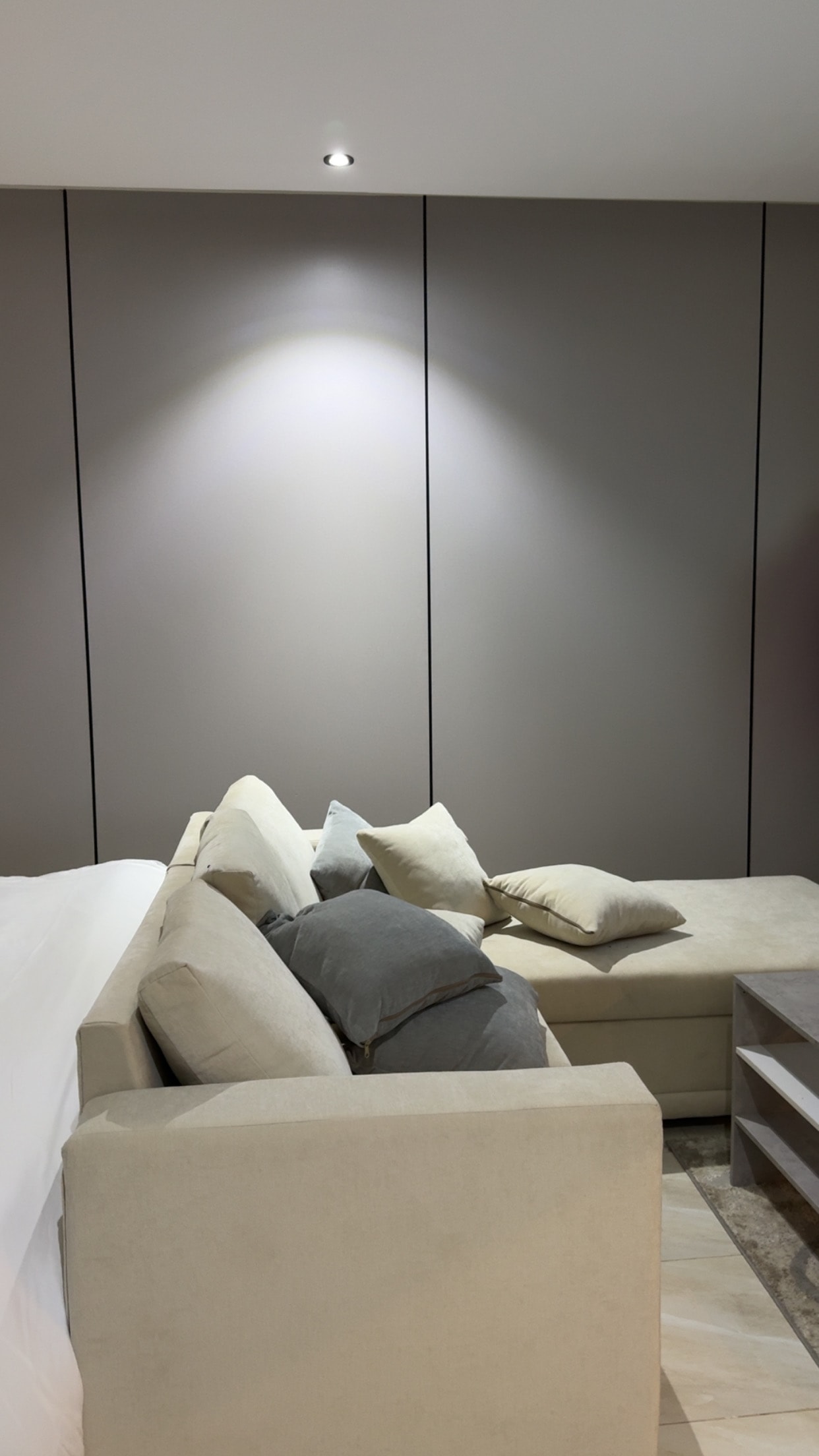 استديو بتصميم عصري 6