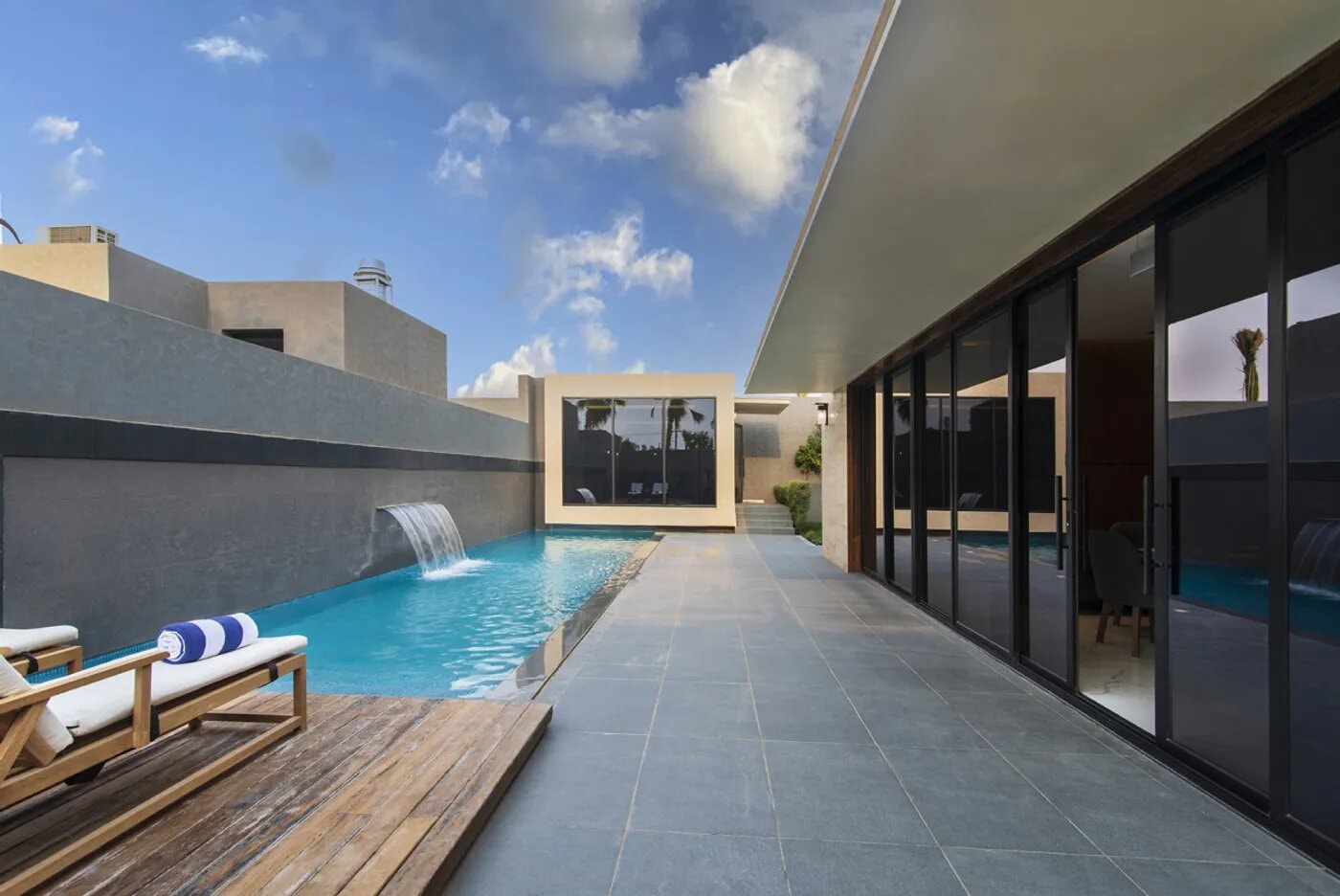 منتجع فندقي راقي 5