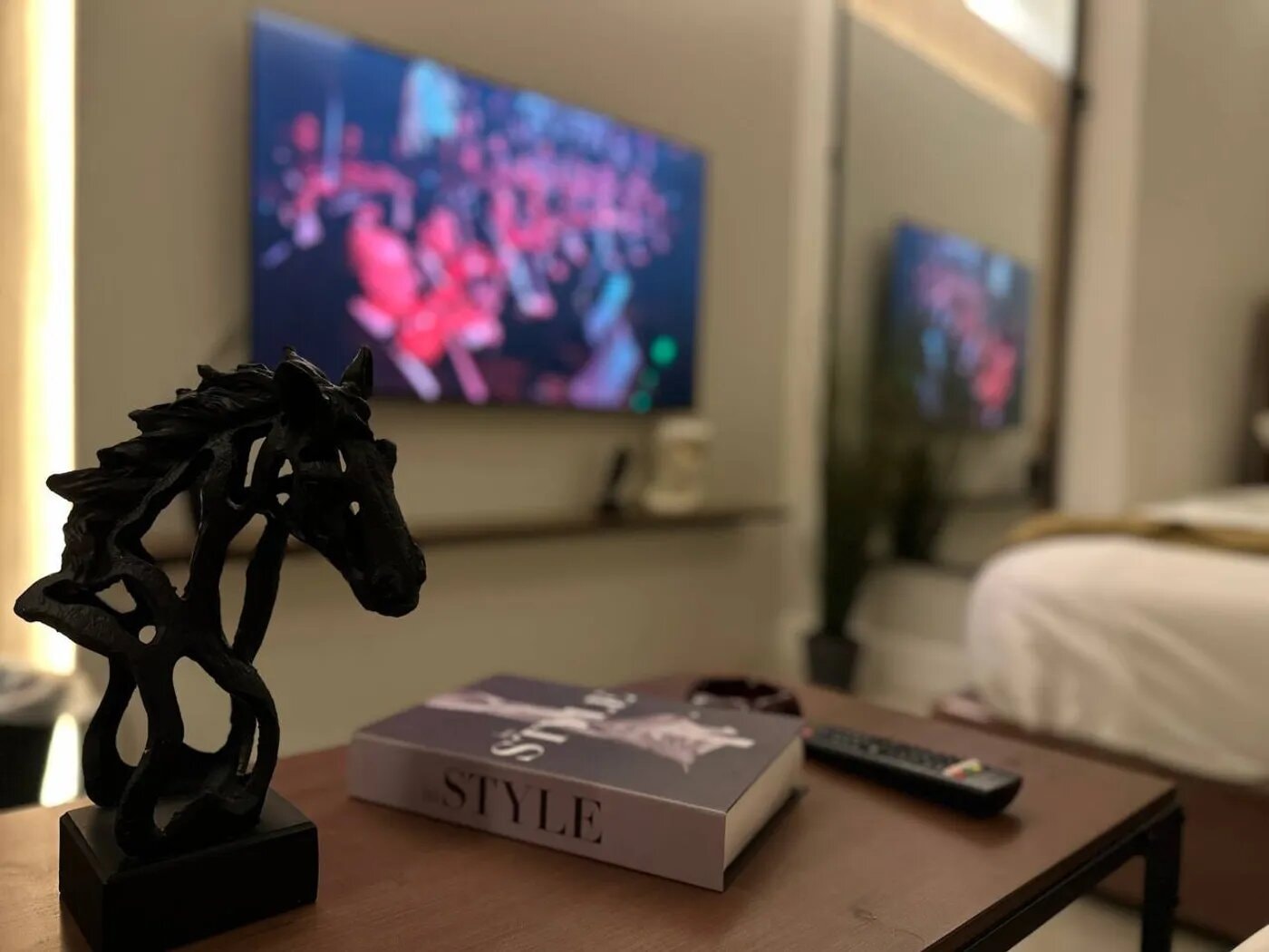 استديو مميز E4 1