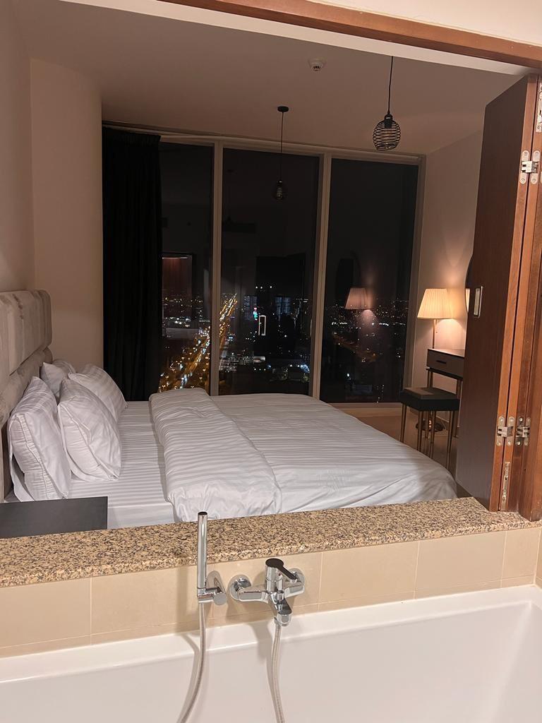 شقة فاخرة في برج مميز 9