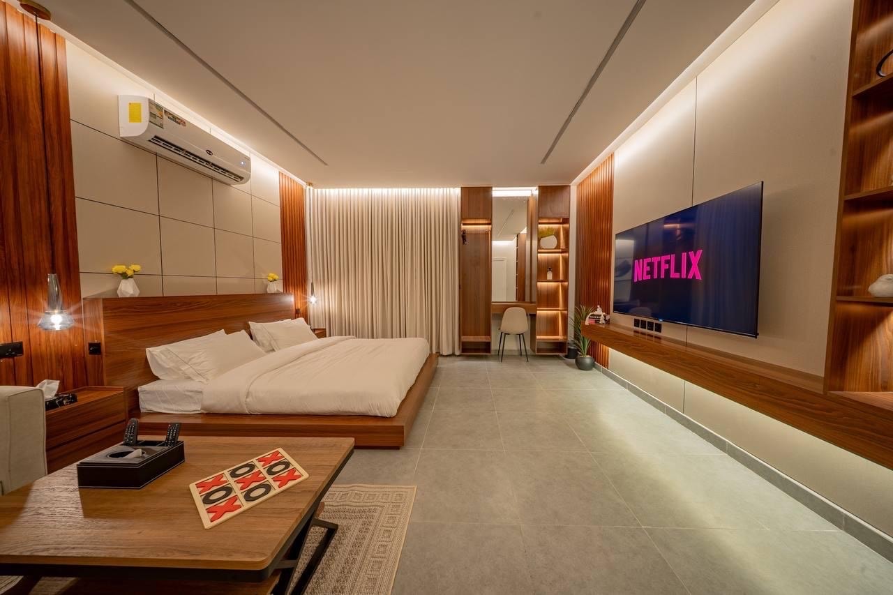 Modern Cozy Studio 3