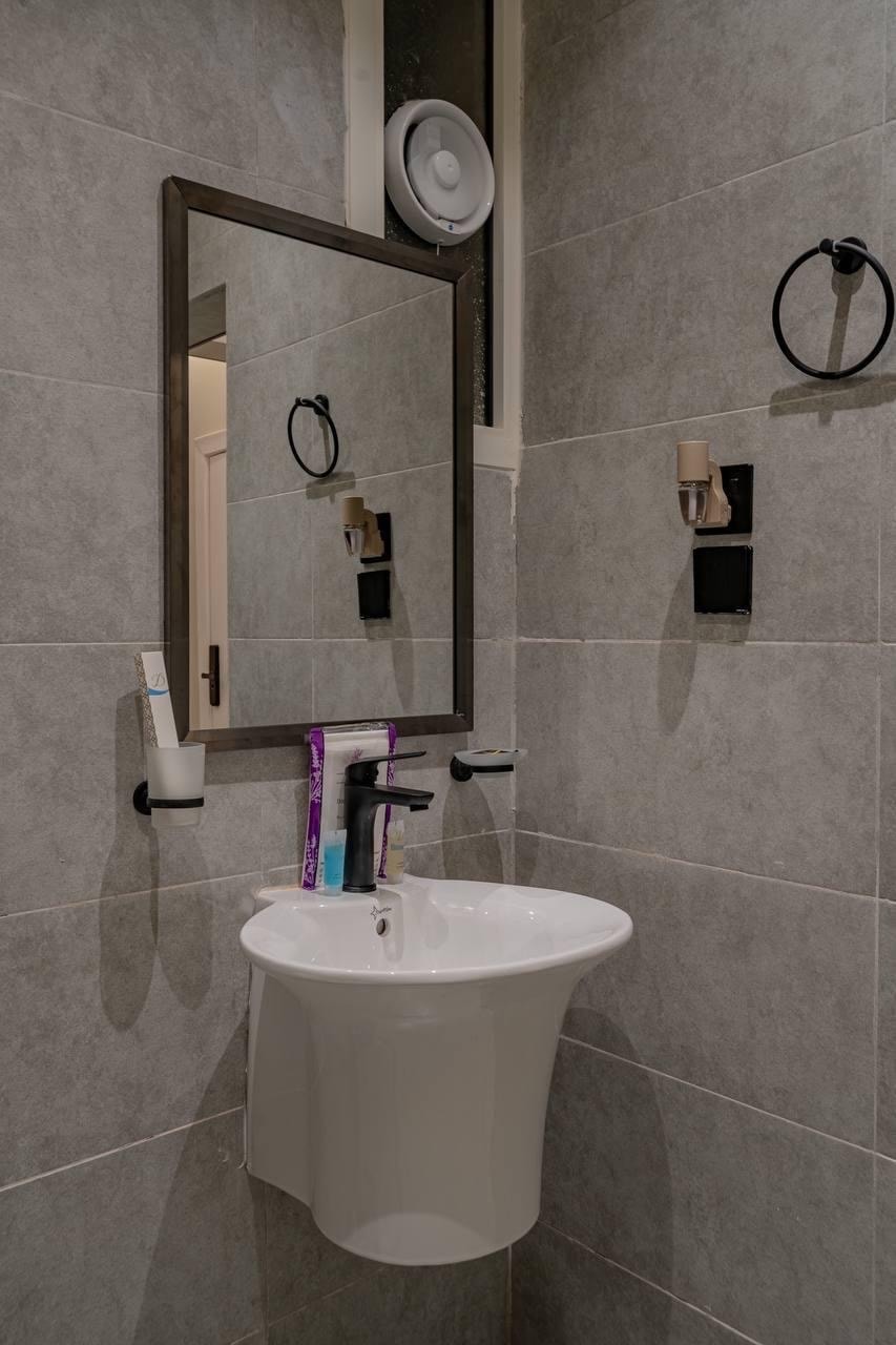 Modern Cozy Studio 9