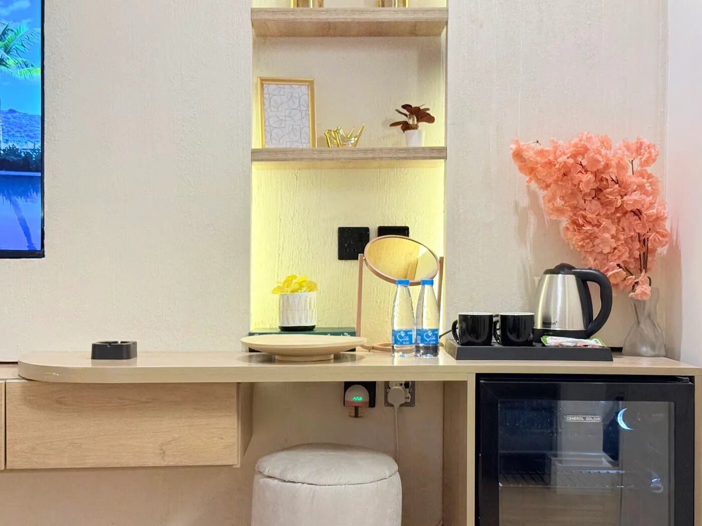 استديو هادئ بسرير ماستر وبلكونه 2