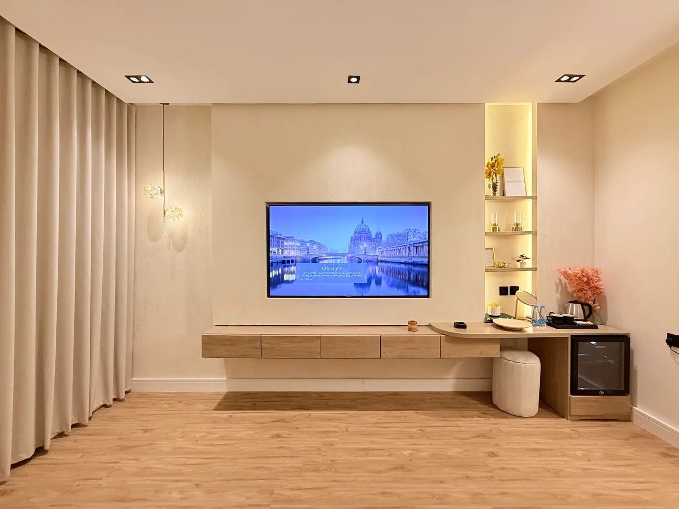 استديو هادئ بسرير ماستر وبلكونه 10