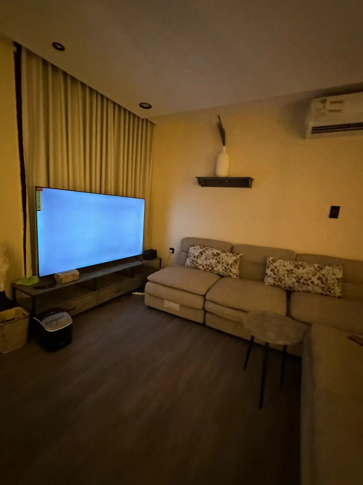 استديو هادئ بدخول ذاتي 7