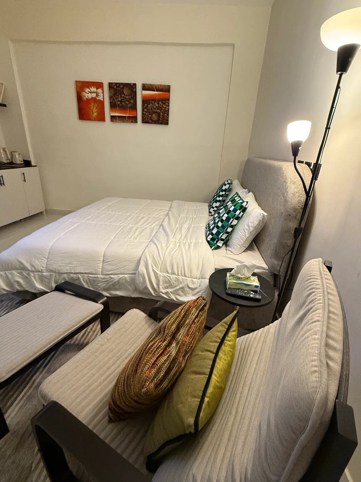 استديو هادئ بدخول ذاتي 4