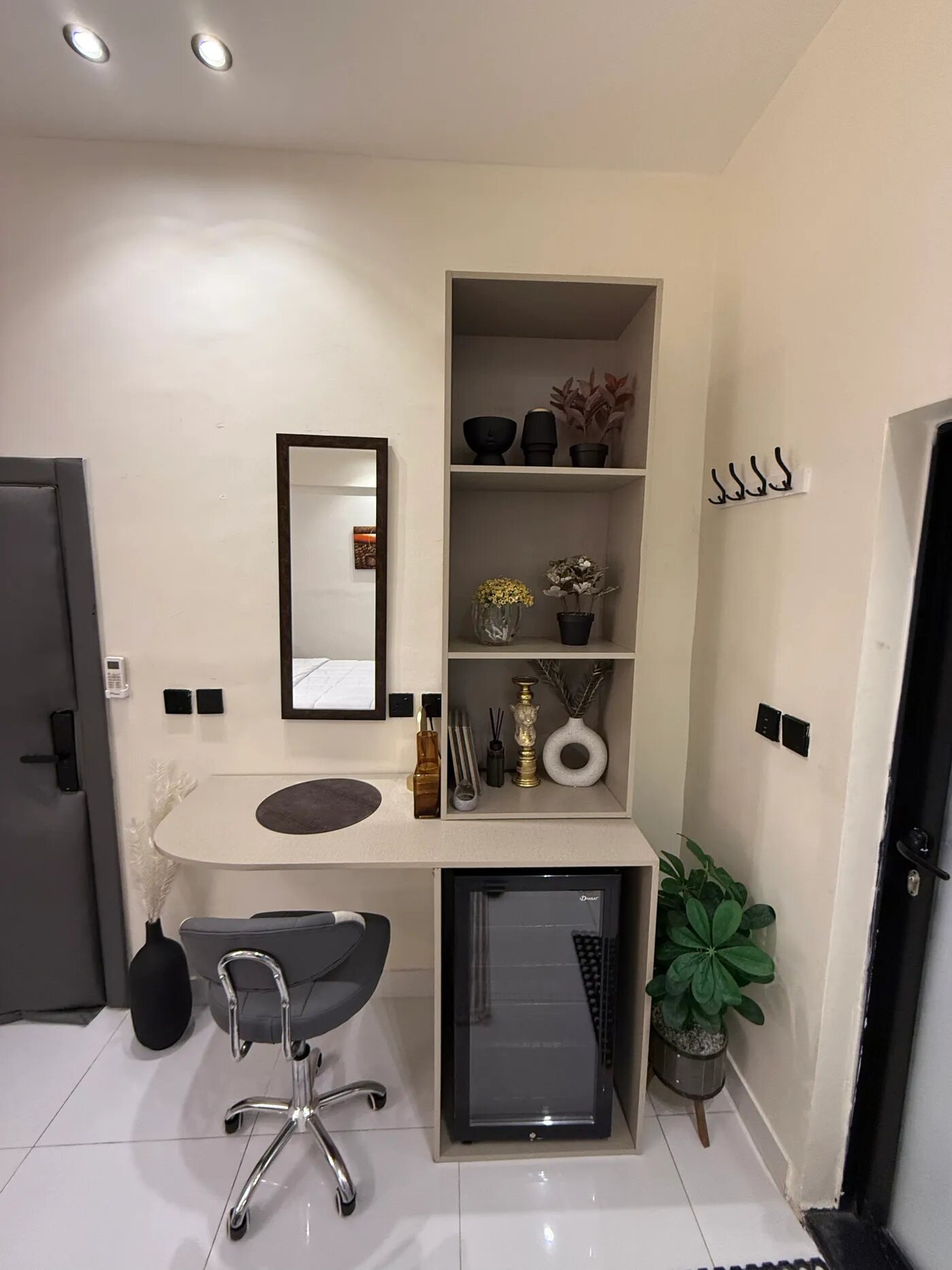 استديو هادئ بدخول ذاتي 10