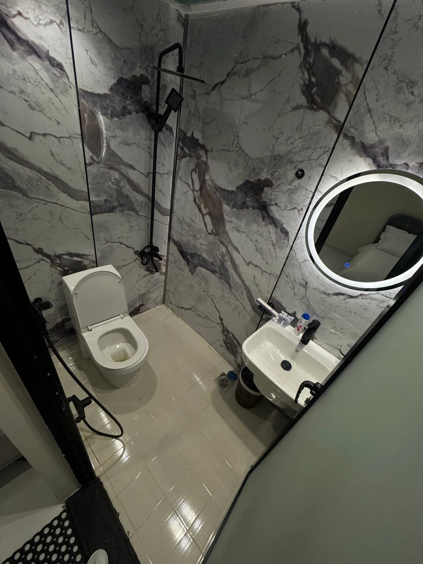 استديو هادئ بدخول ذاتي 13