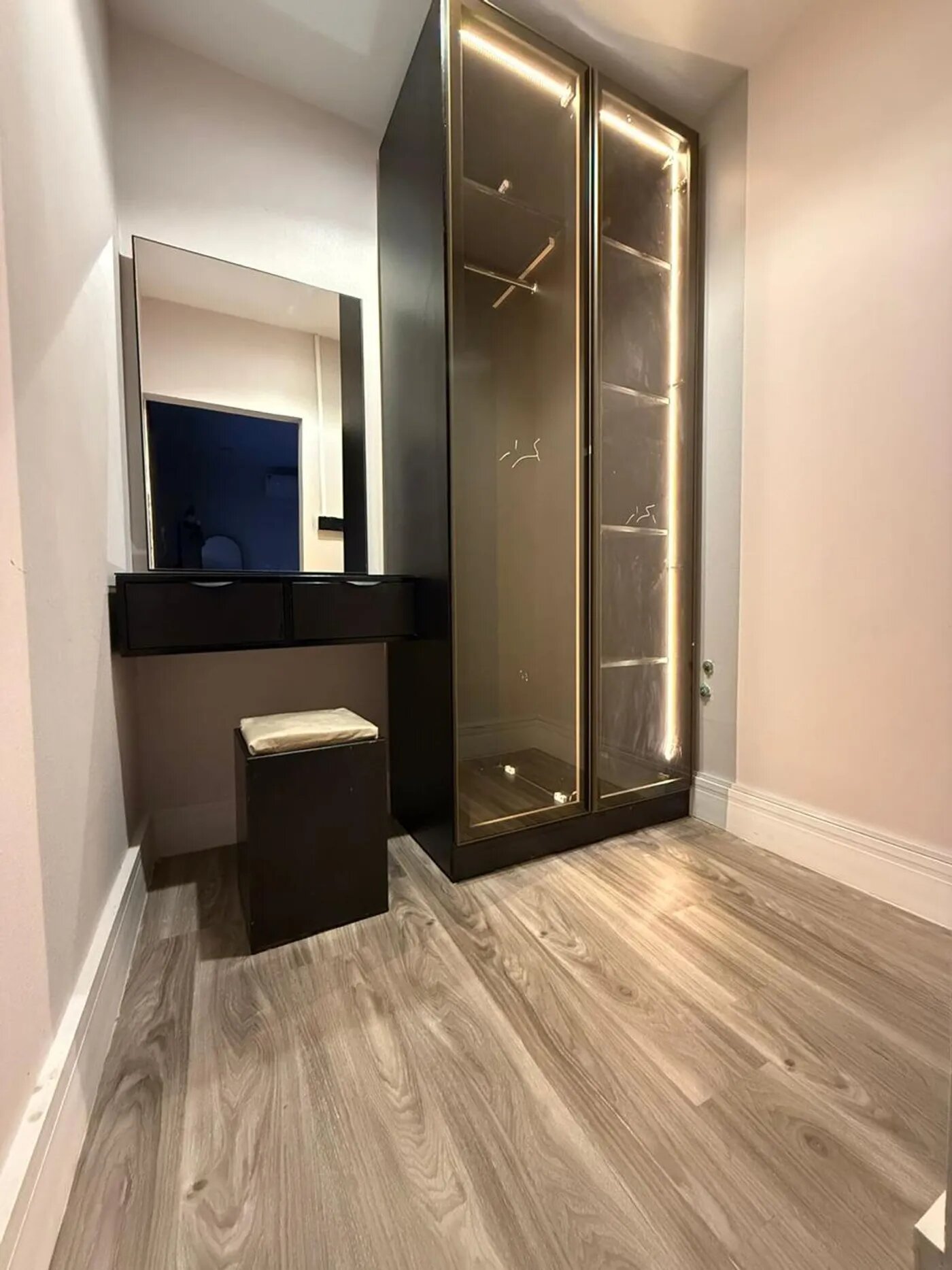 استديو هادئ بسرير ماستر دخول ذكي 12