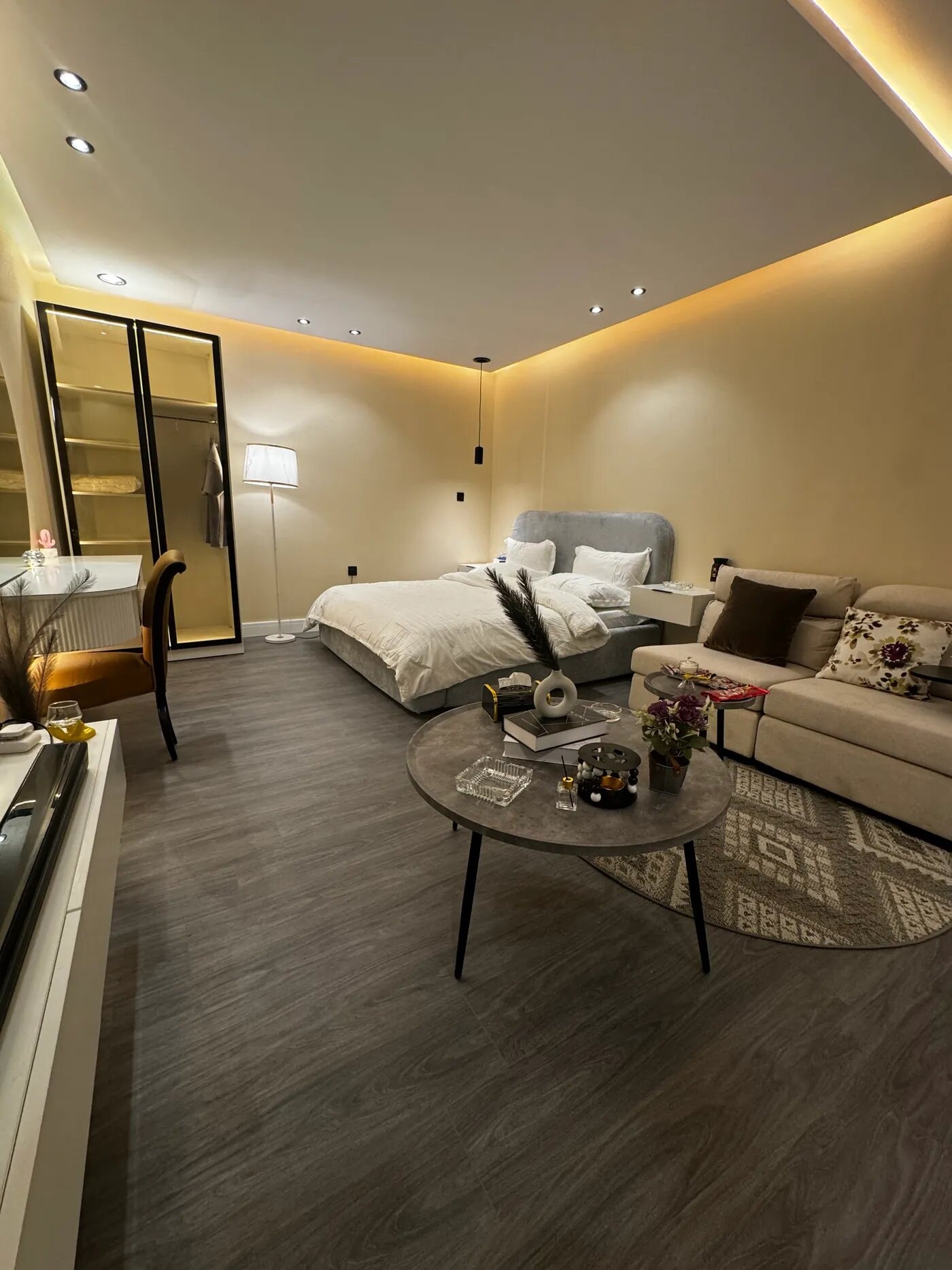 استديو هادئ بدخول ذاتي 4