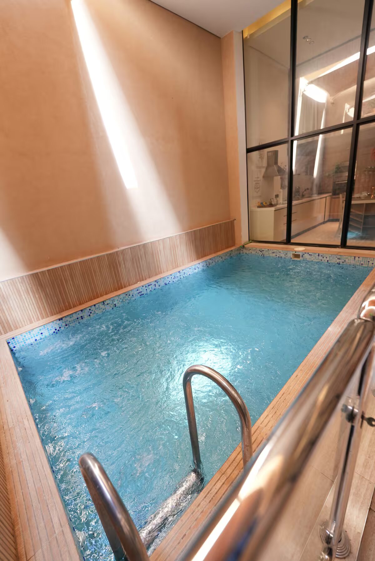 Penthouse swimming pool & Cinema 14