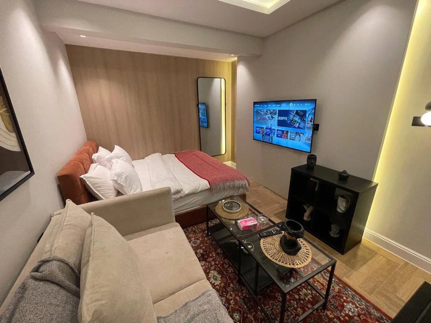 استديو بسرير ماسترS4 8