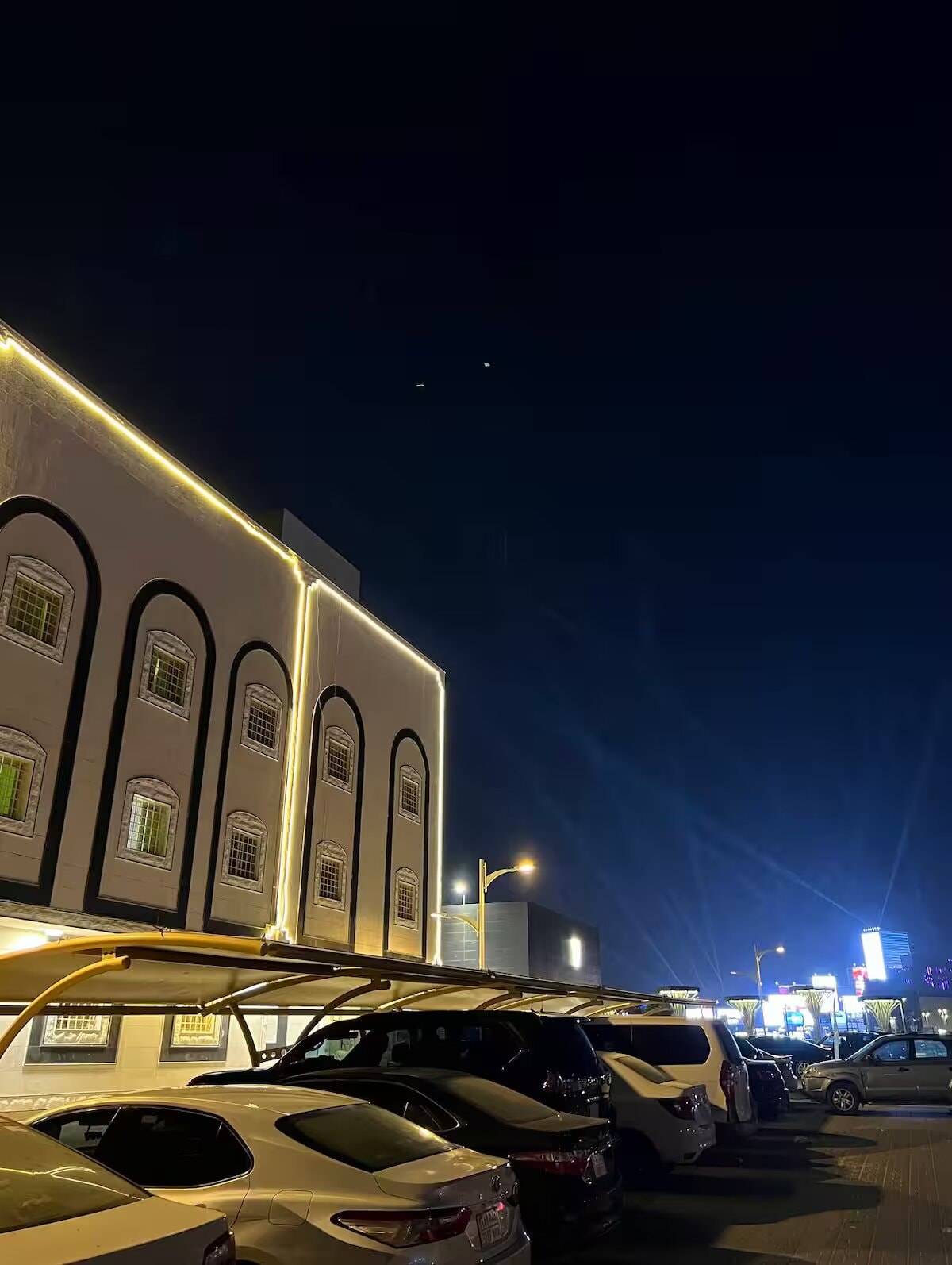 شقة امام البوليفارد 10