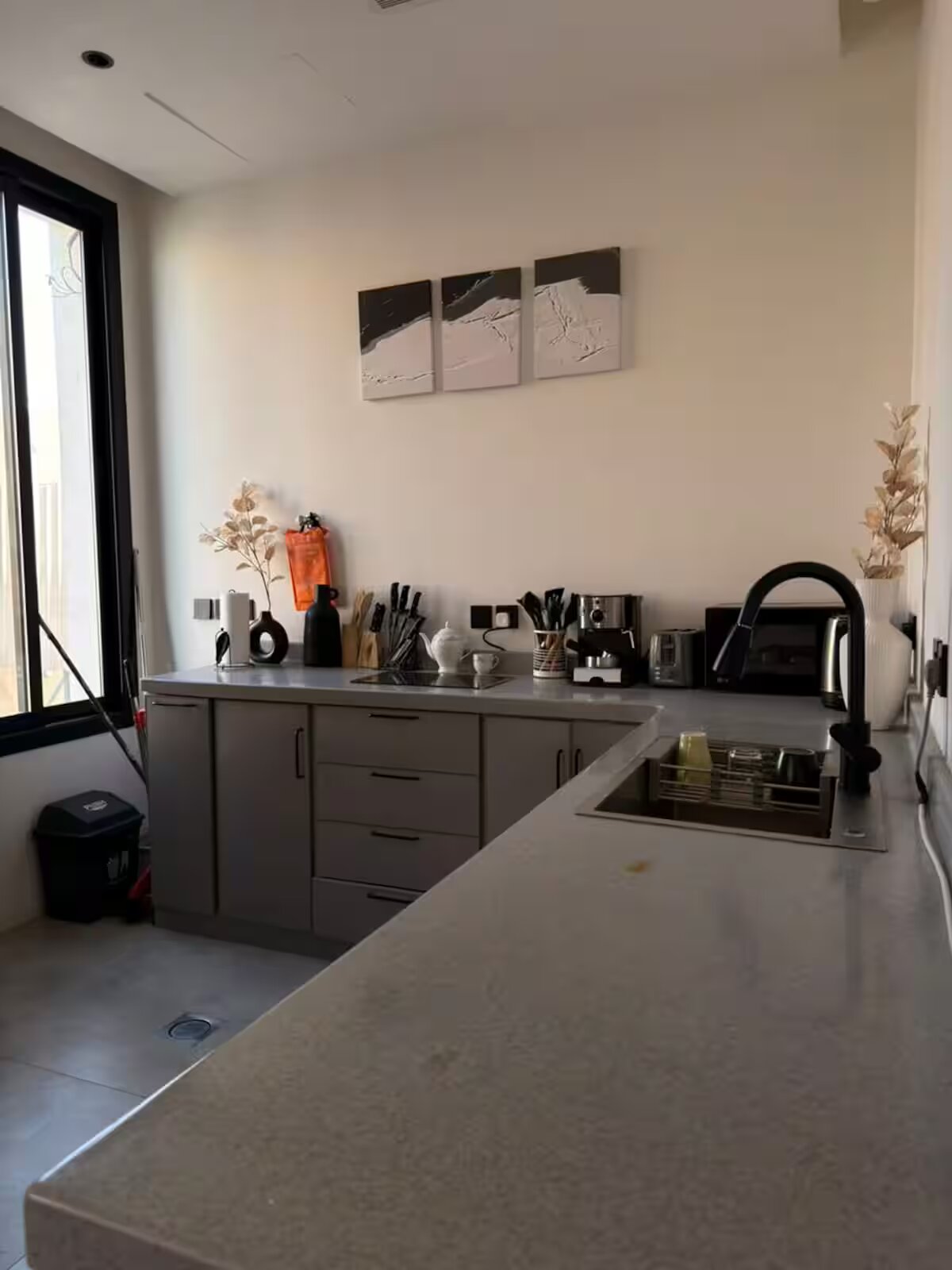 غرفتا نوم و صالة 12