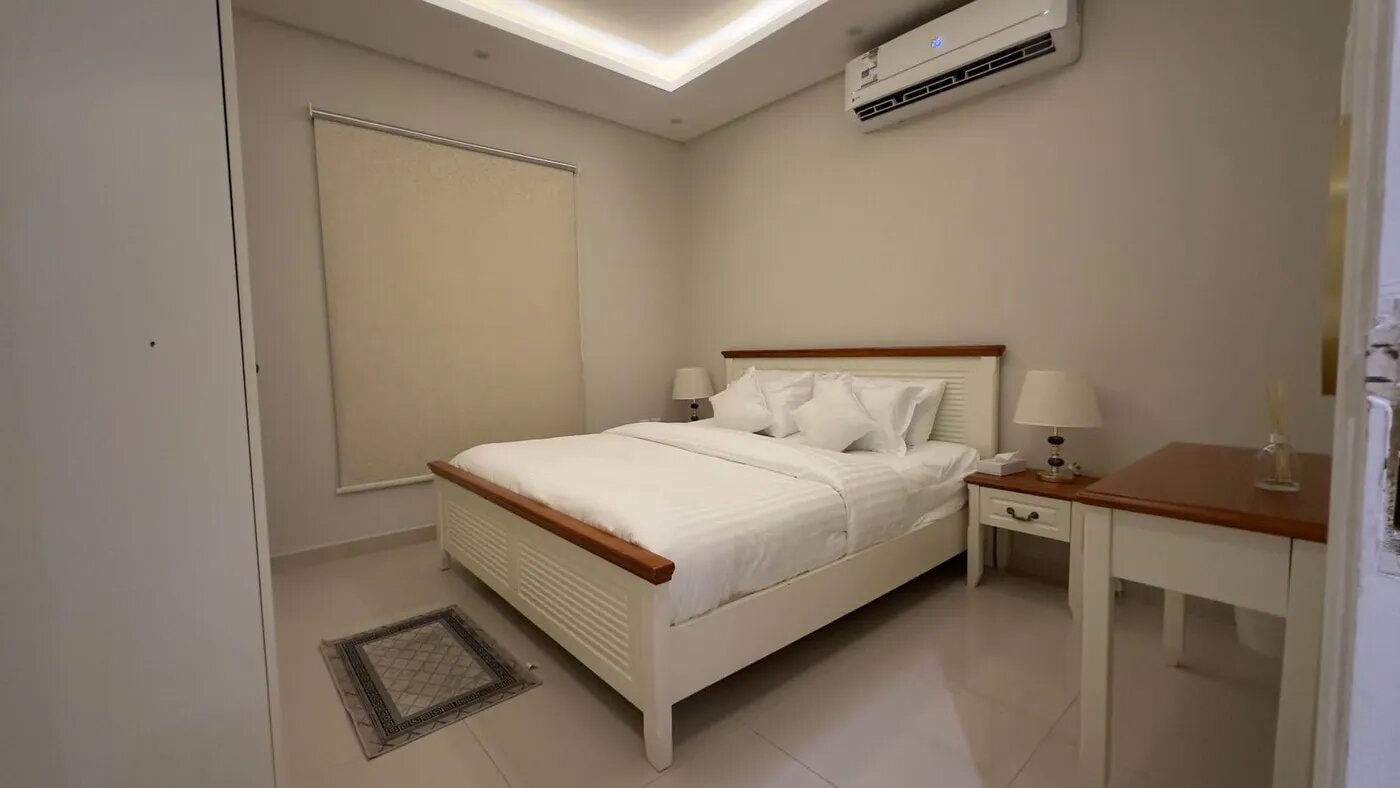 شقة بغرفة معيشة ونوم 6